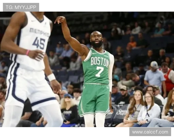 揭幕战主场对决76人杰伦布朗因左腿筋拉伤出战存疑